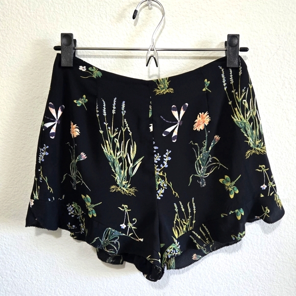Sunday Best Pants - Aritzia SUNDAY BEST Elegant Black Floral High Waist Women's Shorts Size 2